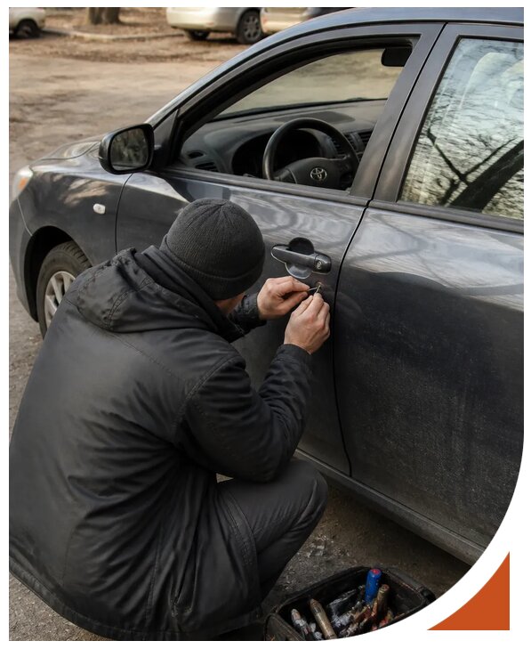 Профессиональное вскрытие автомобиля Тойота без повреждений в Кургане